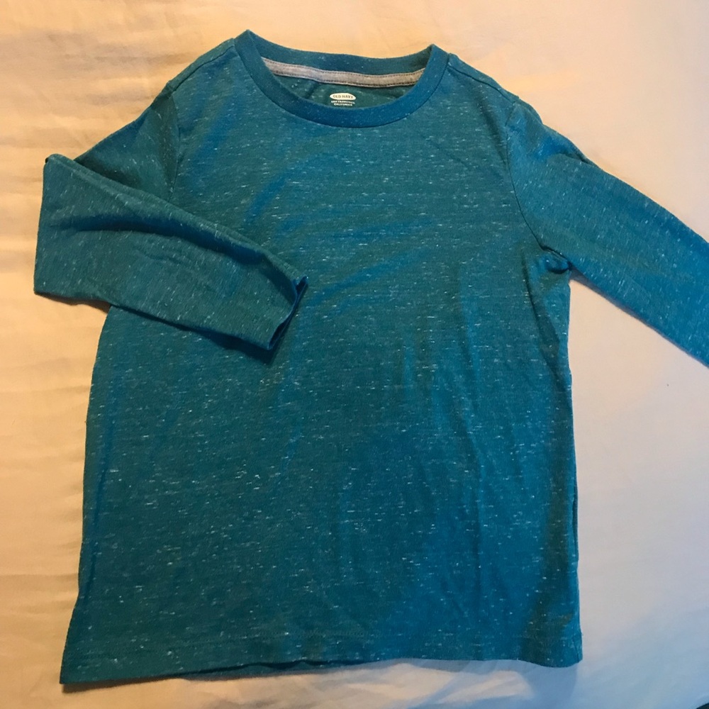 Boys size 5 Old Navy Long Sleeved T
